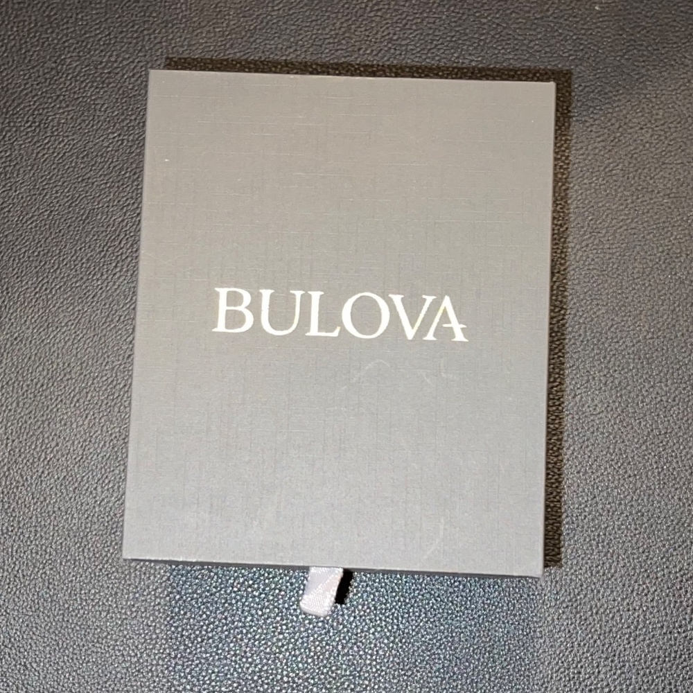 Bulova Chronograph - Picture 2 of 5